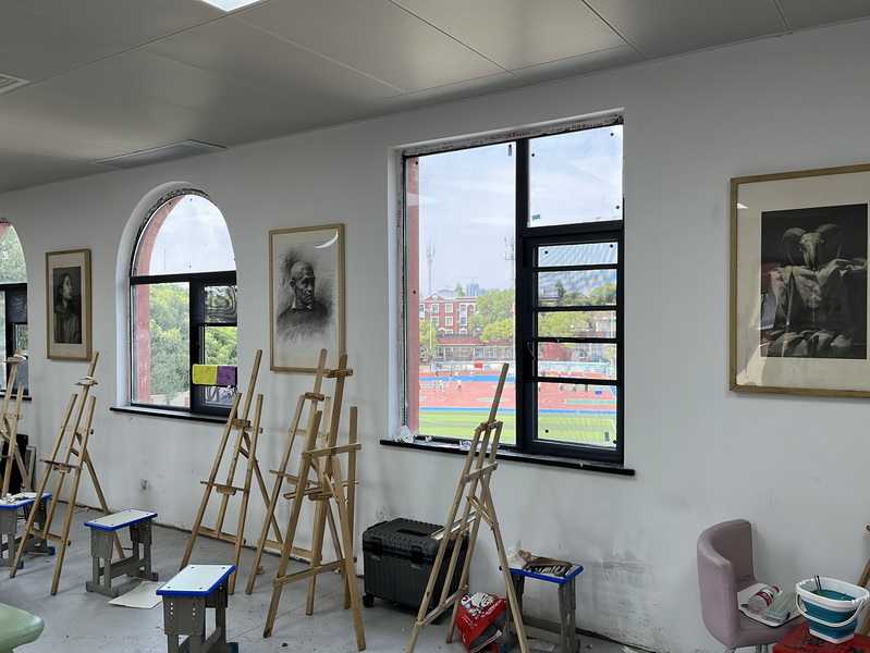 湖北省世达实用外国语学校美术画室